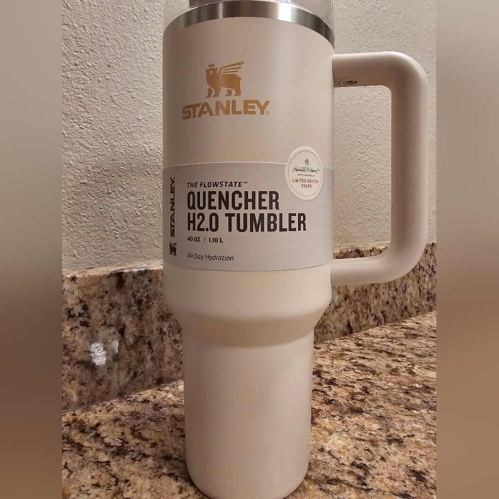 Stanley Limited Edition Hearth & Hand with Magnolia